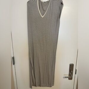 Zara midi dress with side slit. V-neck with black and cream/white stripes.